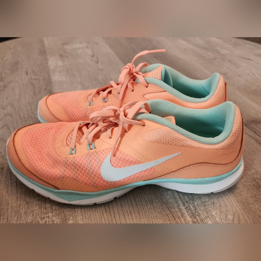 WOMENS NIKE SHOES